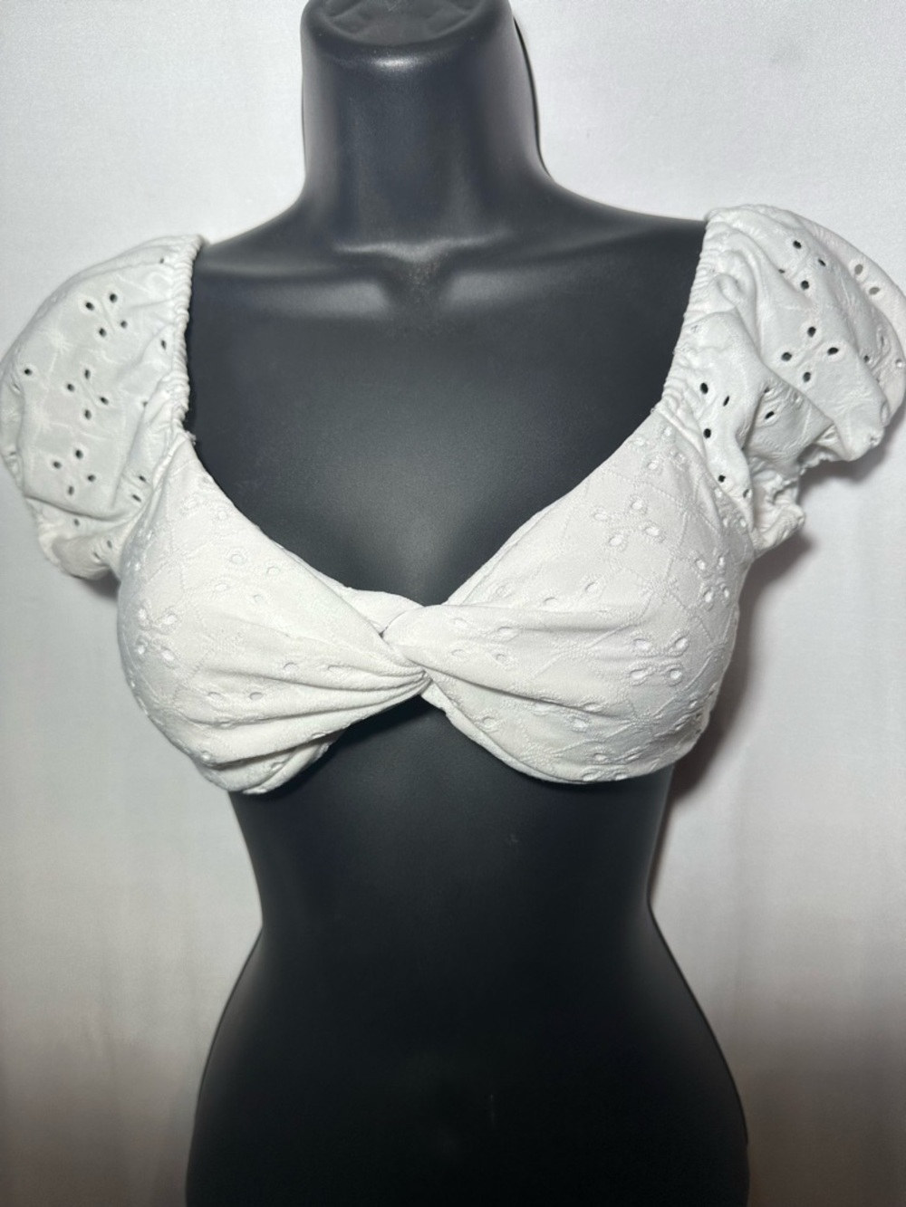 White Eyelet Puff Sleeve Crop Top Blouse Large XL Boho Cottagecore 15.5” Flat
